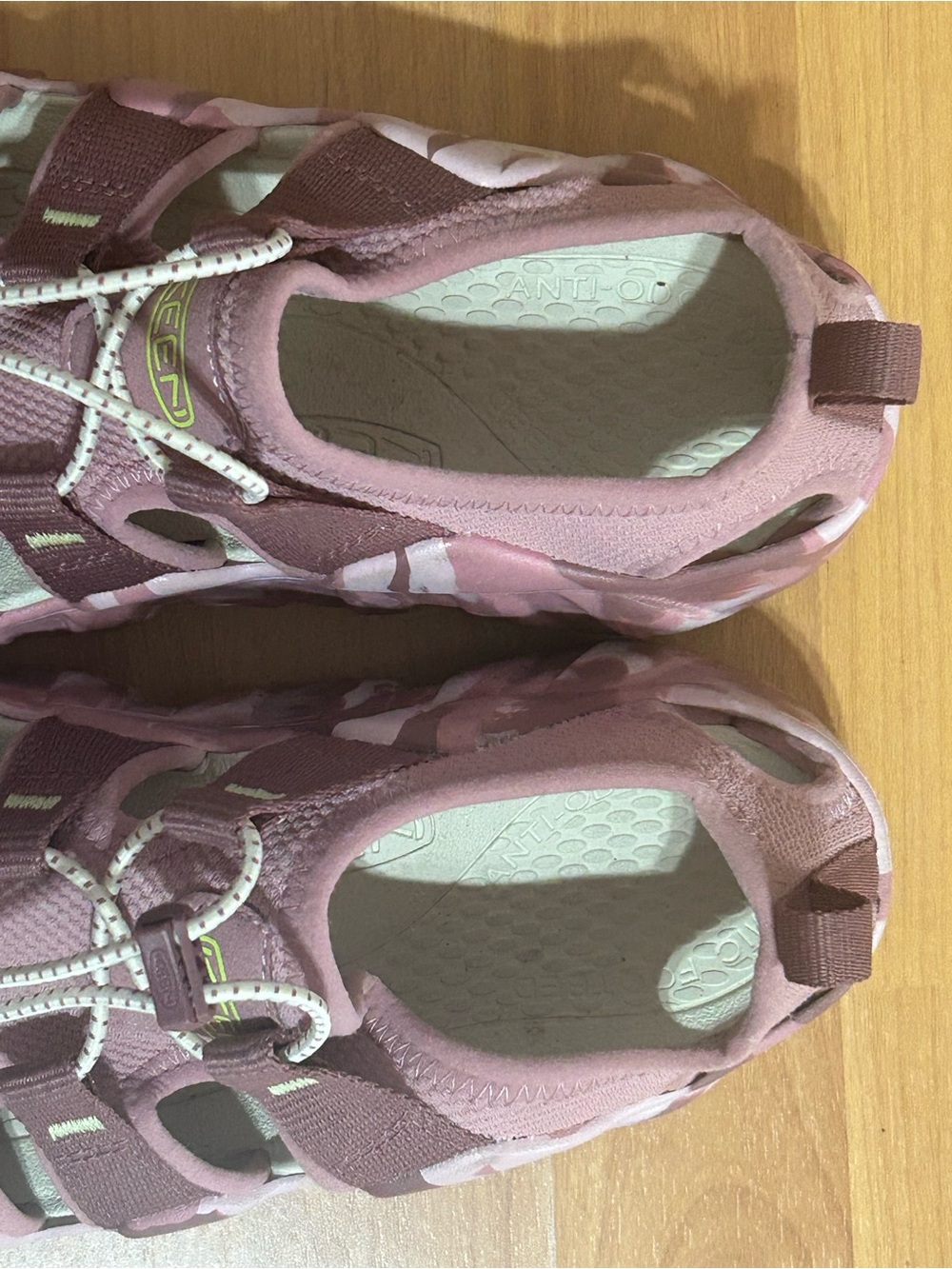 KEEN LIKE NEW Pink Water Shoes/Outdoor Sandals Women Size 9.5 - Picture 6 of 6